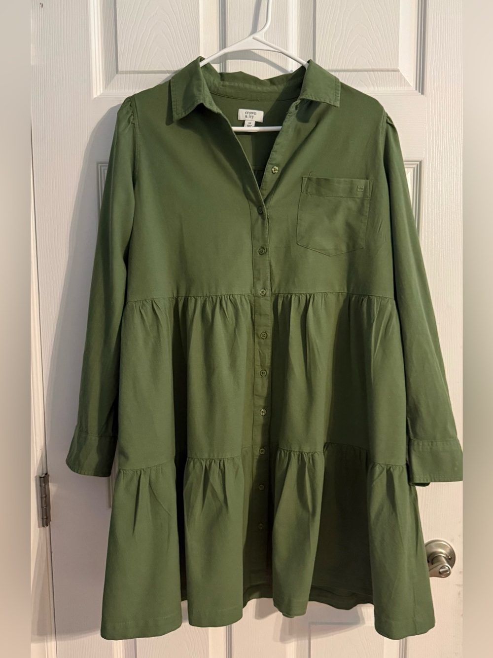 Crown & Ivy Green Tiered Button Front Shirt Dress Size Medium